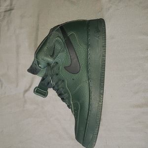 Af1 mid Grove green and black